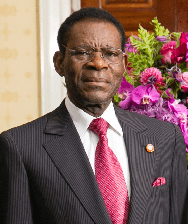 Obiang, gran maestro en faroté, por Juan Tomás Ávila Laurel